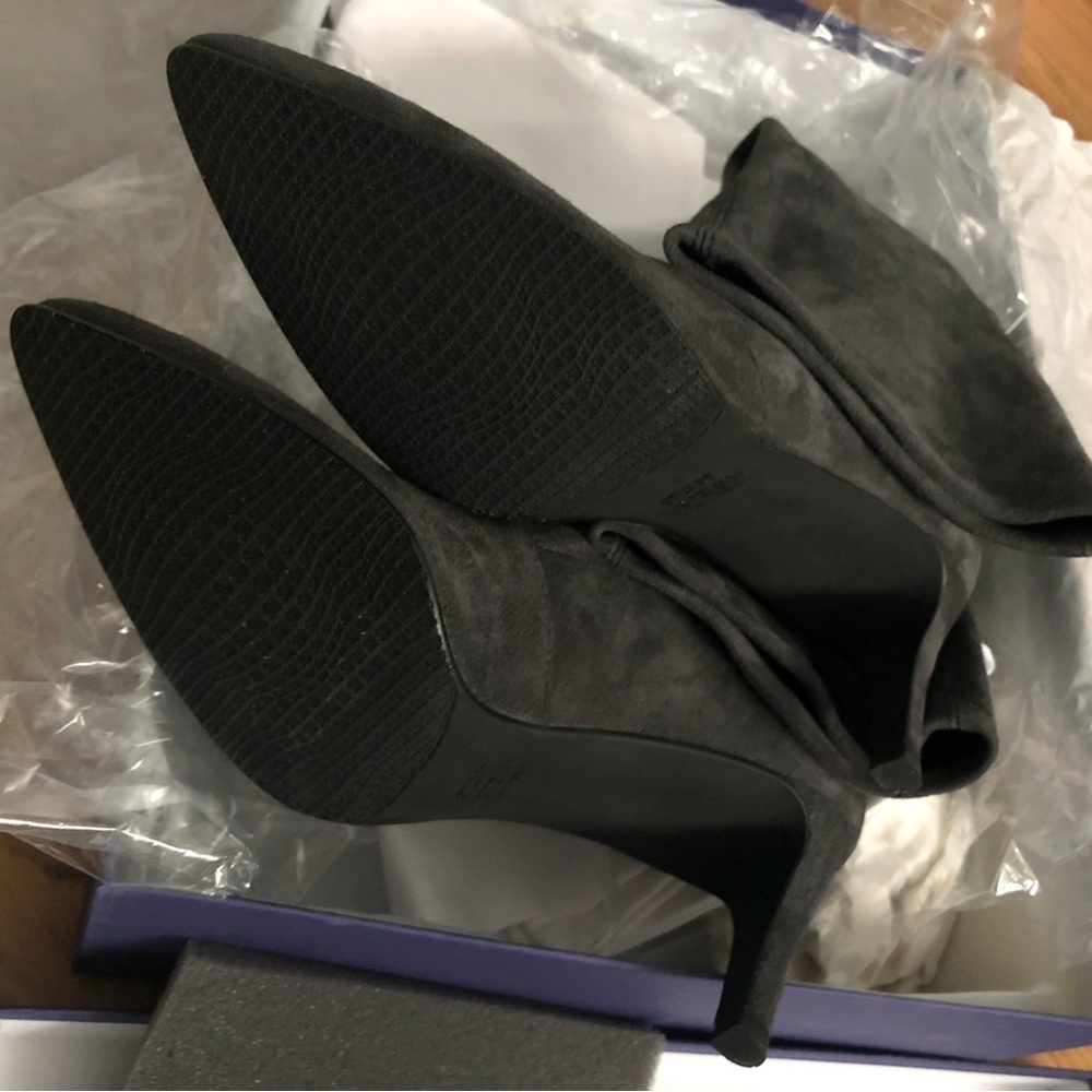 Stuart Weitzman Gray Heeled Boots with Sleek Silhouette